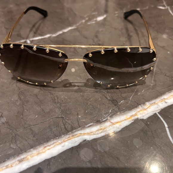 Louis Vuitton sunglasses - Picture 4 of 8